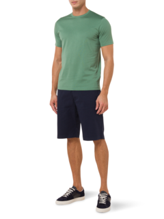 تيشيرت كلاسيكي بفتحة رقبة مستديرة