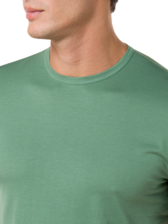 تيشيرت كلاسيكي بفتحة رقبة مستديرة