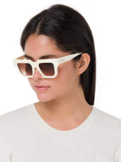 نظارة شمسية جيا RHW بلون عاجي وعدسات بلون أخضر متدرج