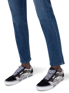 سنيكرز يو إيه أولد سكول