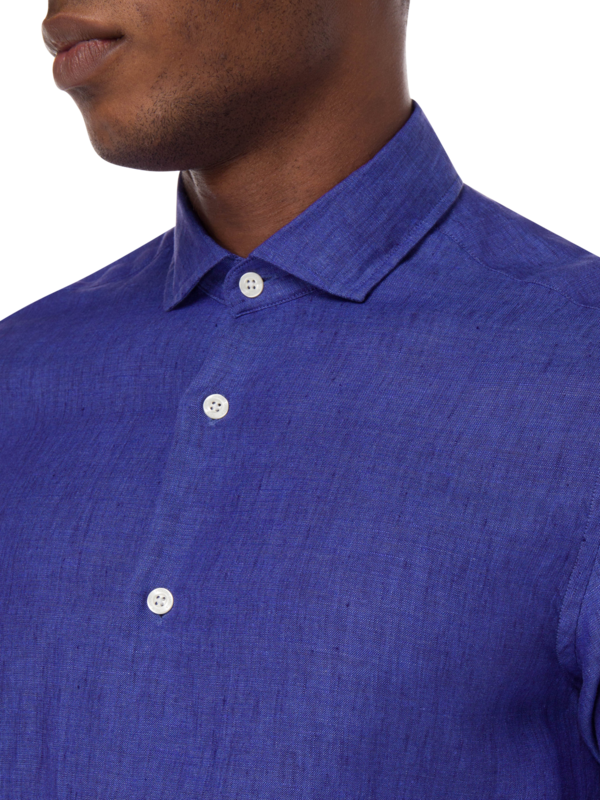 قميص من الكتان بقصة عادية وألوان متعددة