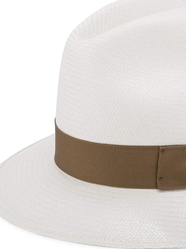 قبعة بنما متوسطة الحجم من ألياف القش الرفيعة