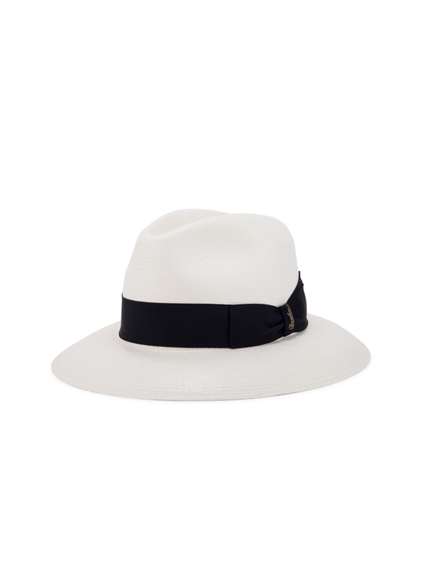 قبعات بنما كبيرة مصنوعة من ألياف القش الرفيعة