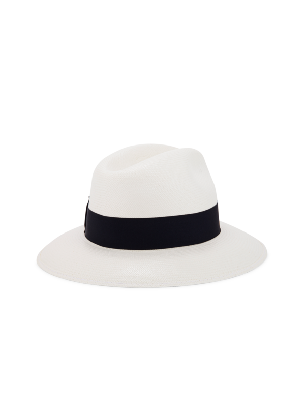 قبعات بنما كبيرة مصنوعة من ألياف القش الرفيعة