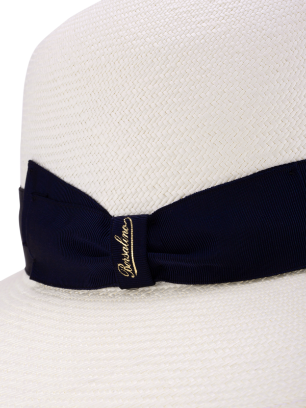 قبعة كلاوديت بنما بحافة عريضة رفيعة