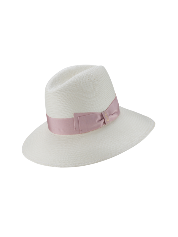 قبعة كلاوديت بنما بحافة عريضة رفيعة