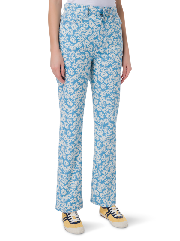 /original/41220W7BC_RDNE_Blue Daisy_3.png_convert-600x800