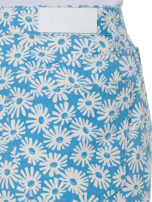 /original/41220W7BC_RDNE_Blue Daisy_6.png_convert-600x800