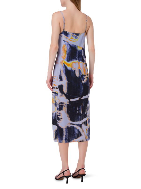 /original/700254RTA07_MCQ_8004 Horiz_4.png_convert-600x800