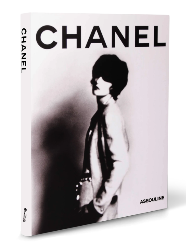 مجموعة كتب شانيل من 3 أجزاء (2020): فاشن، جوليري آند ووتشز، بيرفيومز آند بيوتي