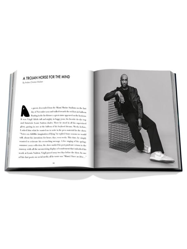 مجلة لويس فيتون فيرجيل أبلو بغلاف بالونات