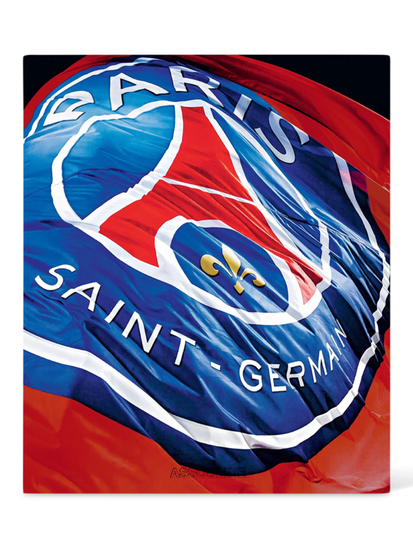 كتاب "Paris Saint-Germain" (باللغة الإنجليزية)
