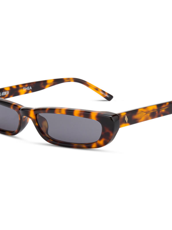 /original/ATTICO39C2SUN_LFRW_TShllyelGo_5.png_convert-600x800