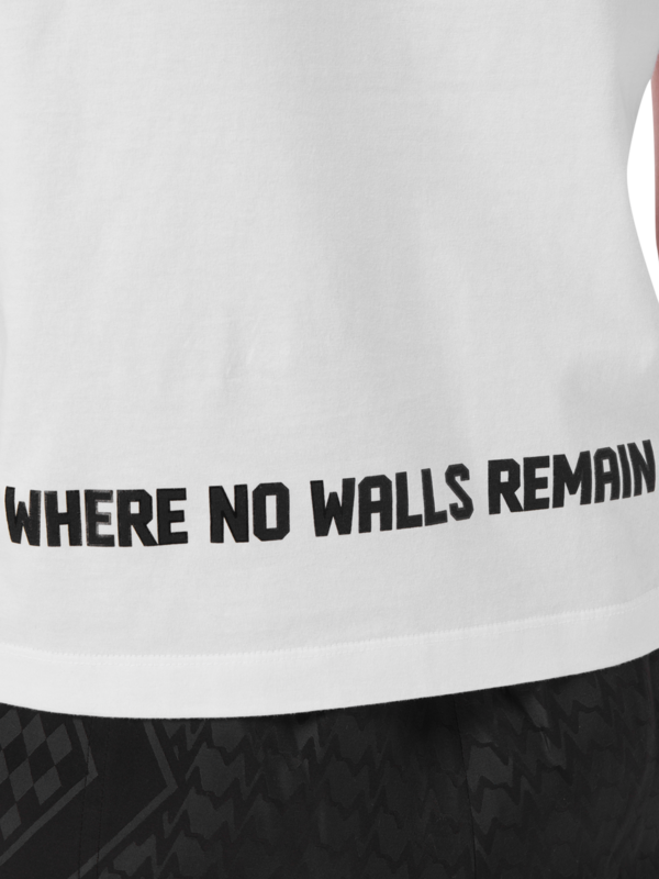 تيشيرت بقصة عادية بطبعة عبارة "Some Day We Should Return"