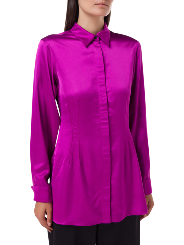 قميص ساتان ضيق بأكمام طويلة