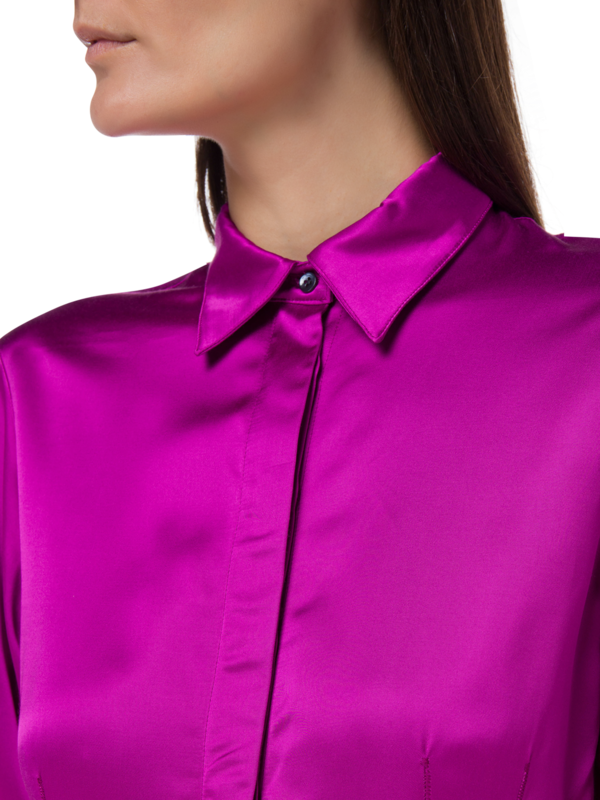 قميص ساتان ضيق بأكمام طويلة