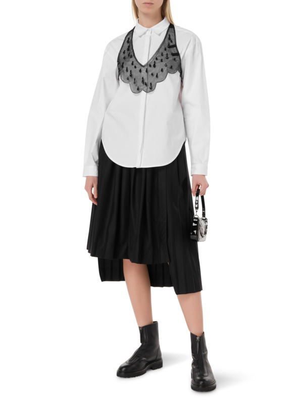 مريلة مزينة بالخرز