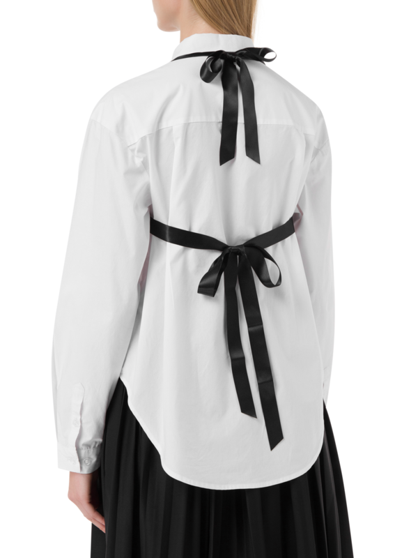 مريلة مزينة بالخرز