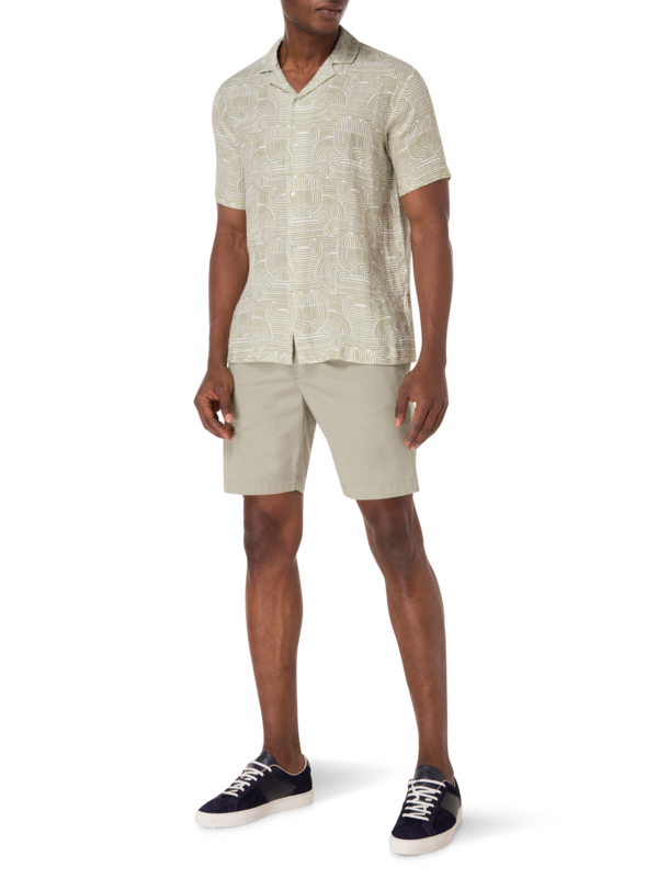 قميص مارس مزين بطبعة