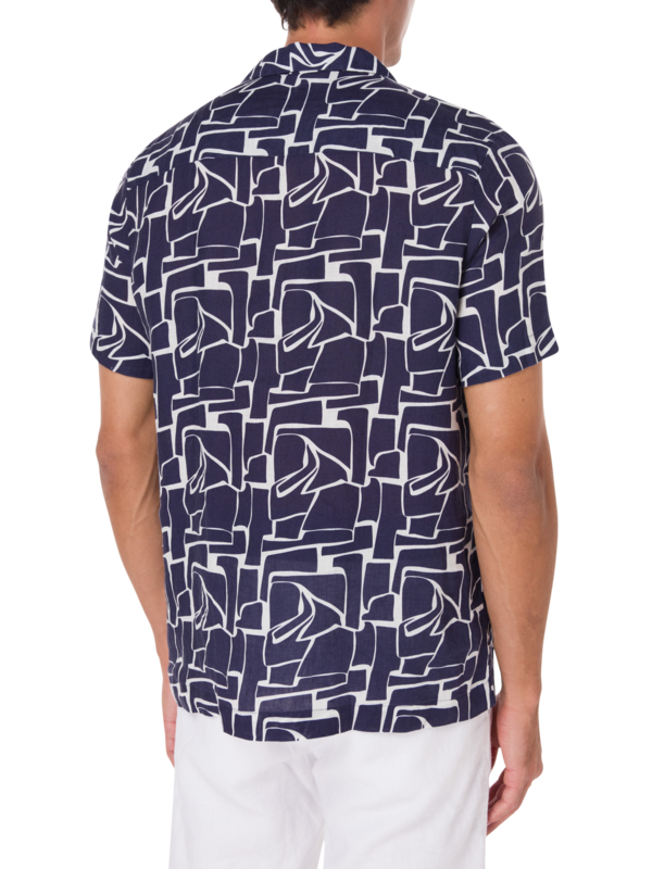 قميص مارس مزين بطبعة