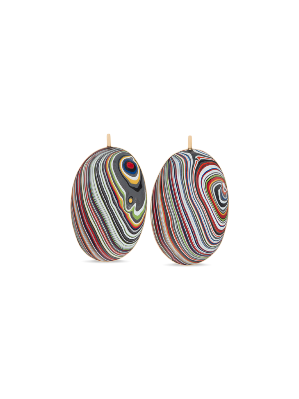 أقراط عيار 18 قيراطاً مزينة بحجر فوردايت