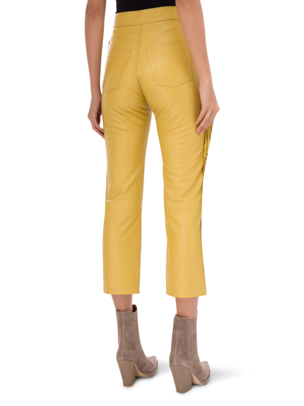 /original/DCAT22MAMAAMPFL_DANC_PASTEL YEL_4.png_convert-600x800