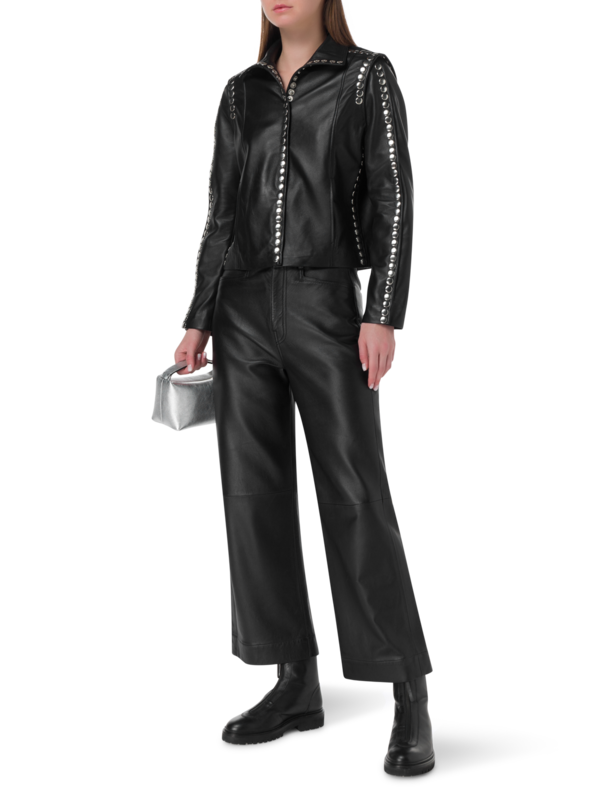 فستان قصير بقصة درابيه وبدون أكمام وبفتحة صغيرة