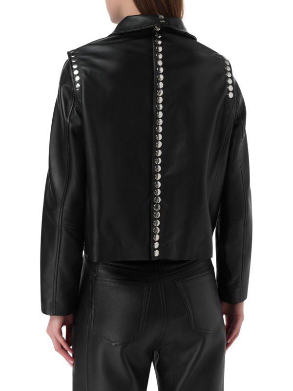 فستان قصير بقصة درابيه وبدون أكمام وبفتحة صغيرة