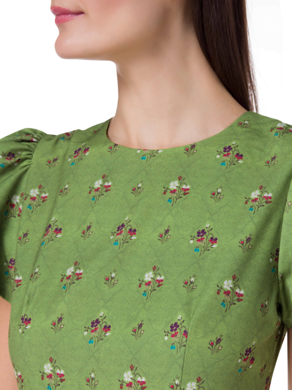 /original/DR00115CDP_RHDE_Needlepoin_5.png_convert-600x800