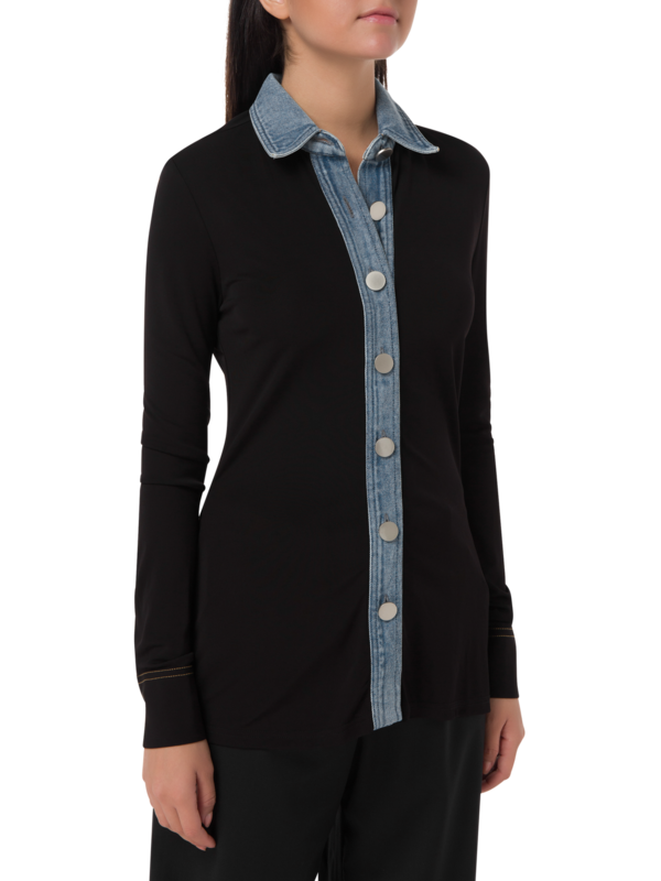 قميص بشريط مصمم