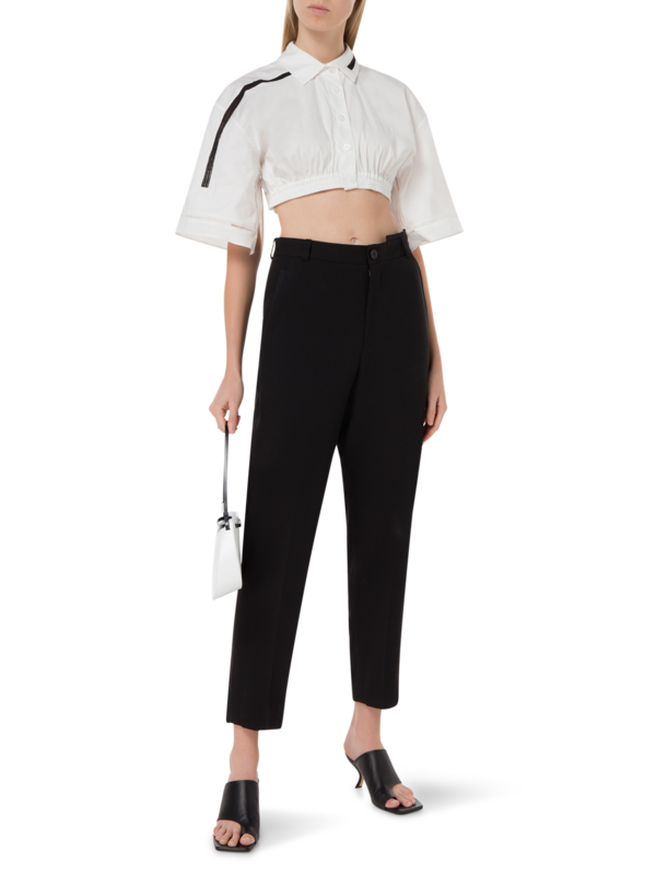 قميص قصير بأكمام قصيرة من الدانتيل