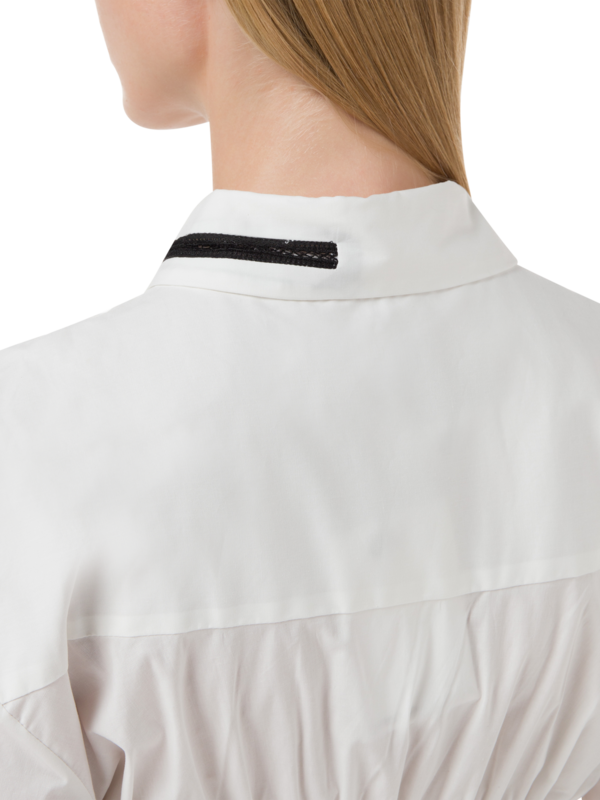 قميص قصير بأكمام قصيرة من الدانتيل