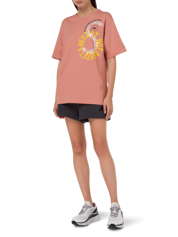 تيشيرت بأكمام قصيرة بطبعة "Restart" من ايه اس ام سي