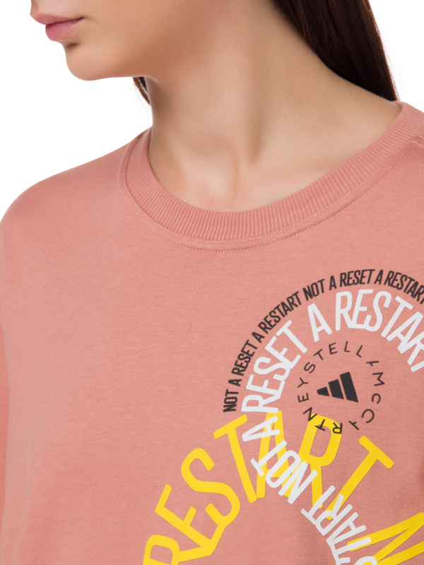 تيشيرت بأكمام قصيرة بطبعة "Restart" من ايه اس ام سي