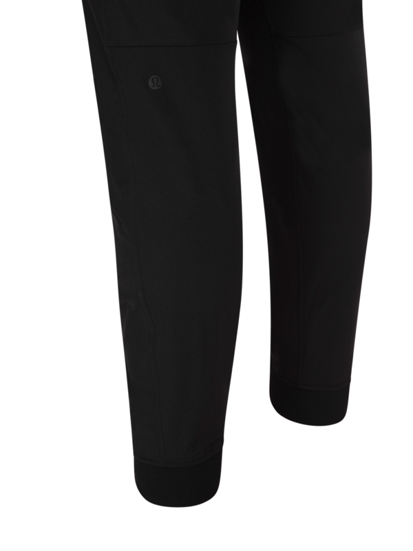 /original/LM5AOLS_0001_LULU_1_3.png_convert-600x800