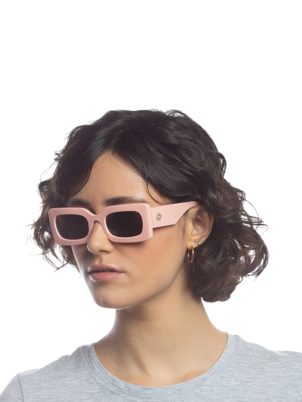 نظارة شمسية أو دامن