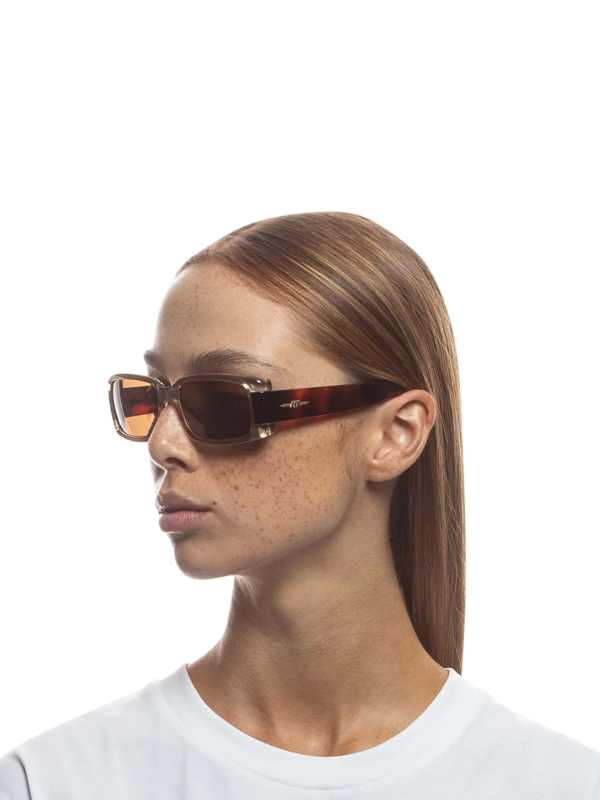 نظارة شمسية سو إنتو يو