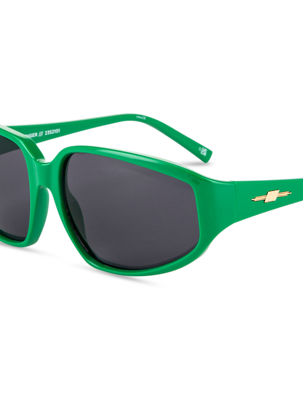 نظارة أفينجر الشمسية