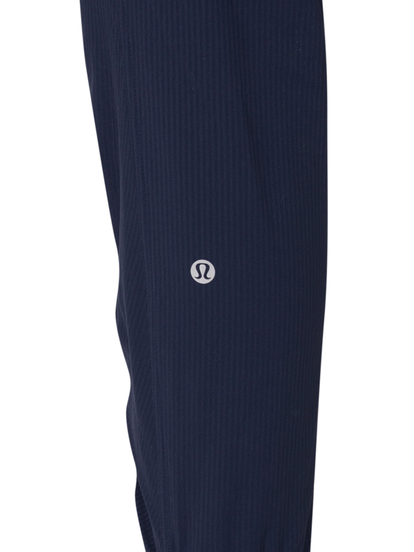 /original/LW5ENMS_031382_LULU_31382_3.png_convert-600x800