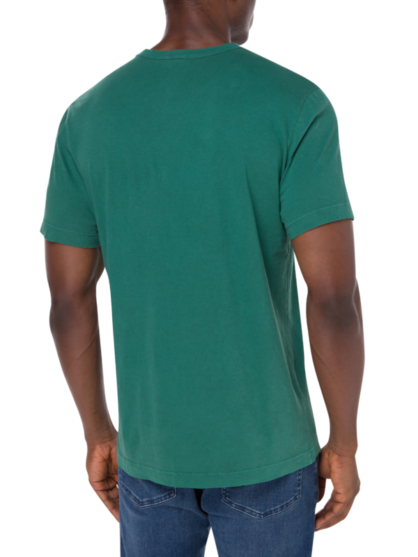 تيشيرت بجيب وأكمام قصيرة