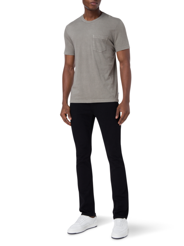 تيشيرت بجيب وأكمام قصيرة