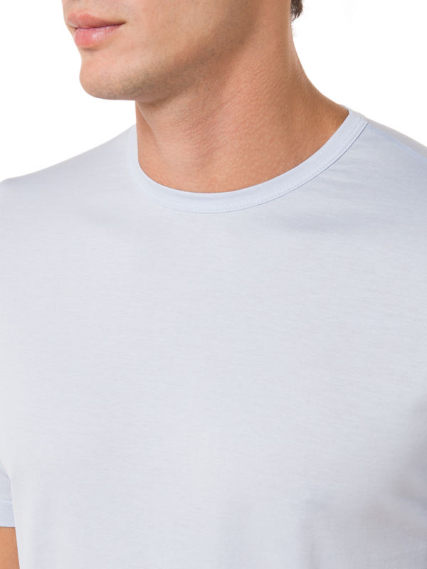 تيشيرت كلاسيكي بفتحة رقبة مستديرة