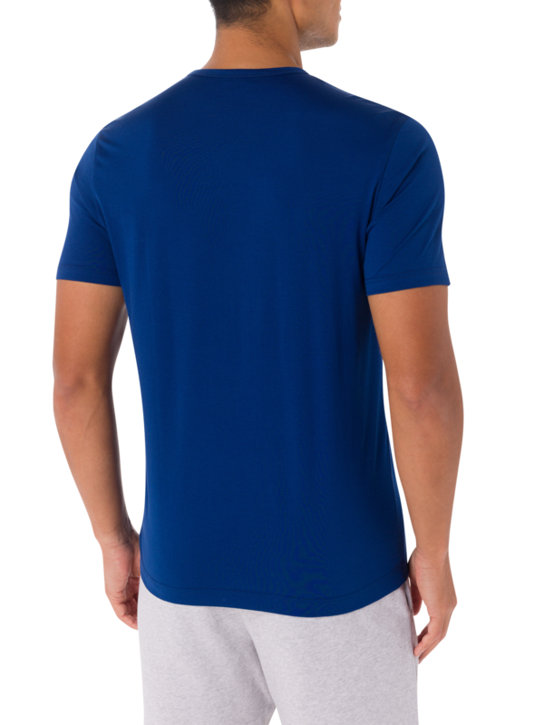 تيشيرت كلاسيكي بفتحة رقبة مستديرة