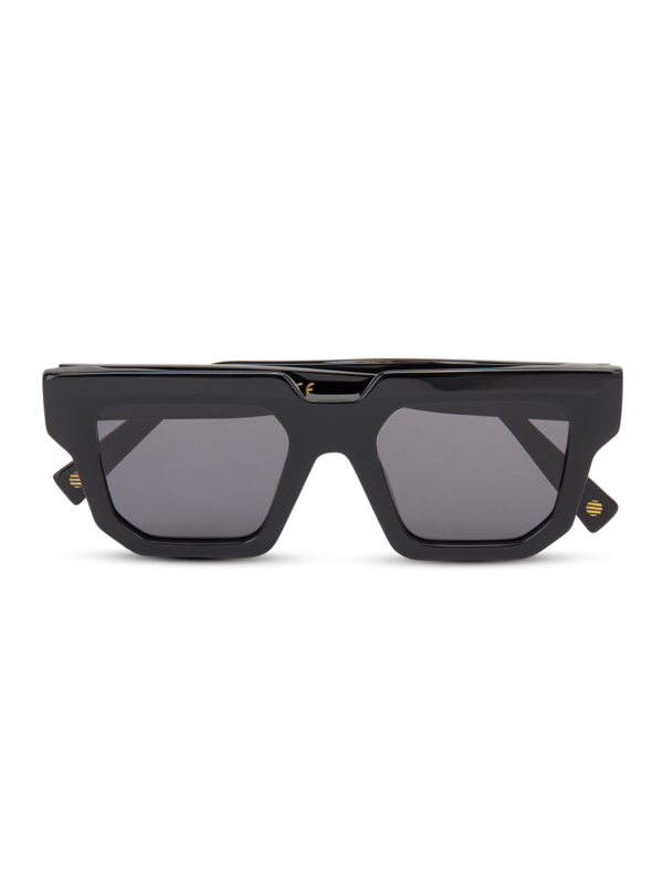 /original/R01_GIAR_BLACK_1.png_convert-600x800