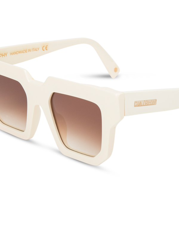 نظارة شمسية جيا RHW بلون عاجي وعدسات بلون أخضر متدرج