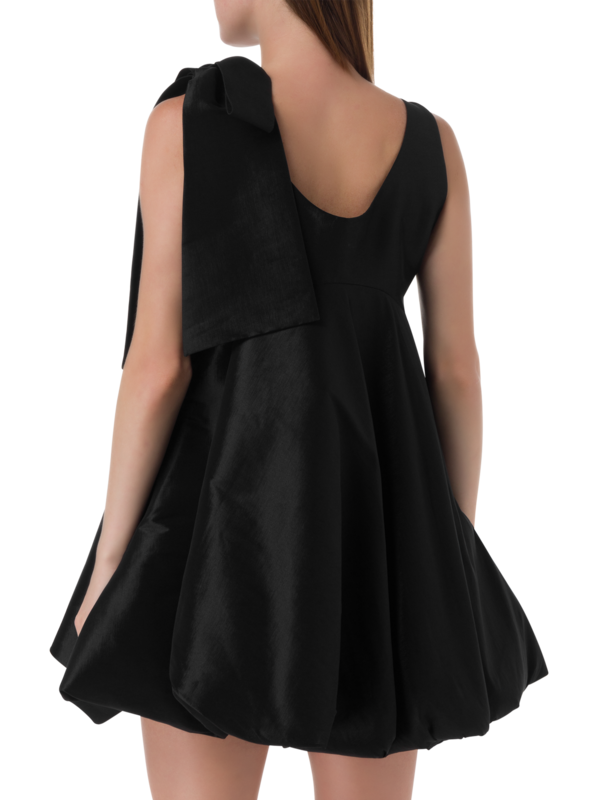 /original/SUE_KIKA_BLACK_4.png_convert-600x800