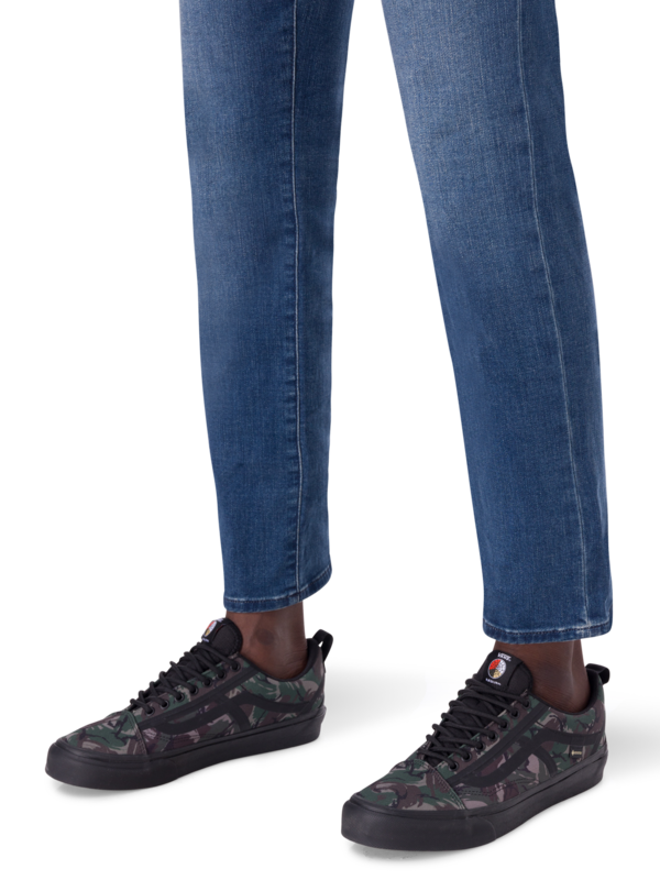 /original/VABVJCMA_VANS_RaeburnCam_2.png_convert-600x800