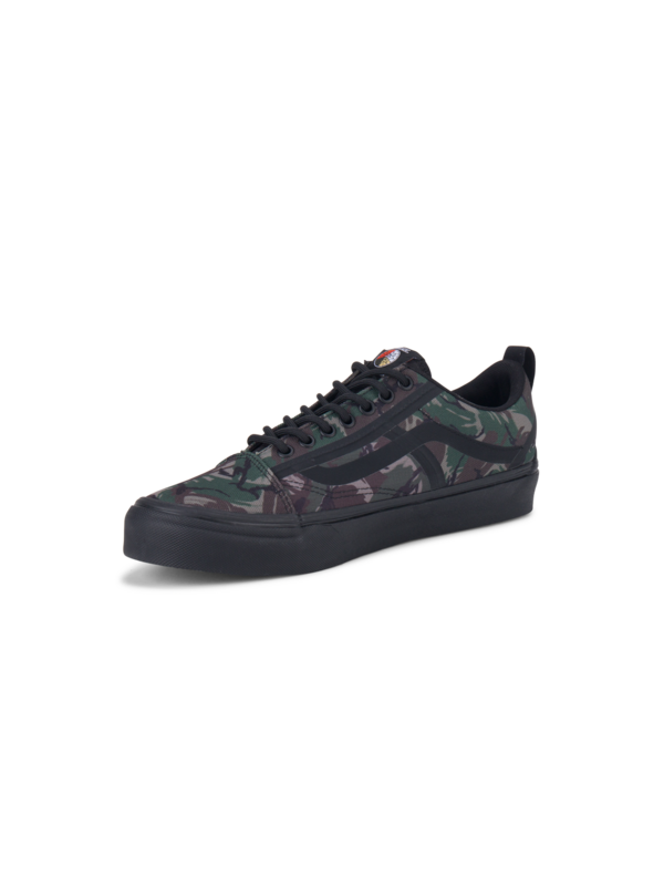 /original/VABVJCMA_VANS_RaeburnCam_3.png_convert-600x800