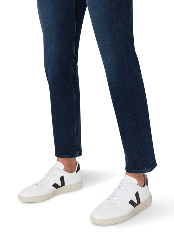 سنيكرز V-10 برقبة منخفضة