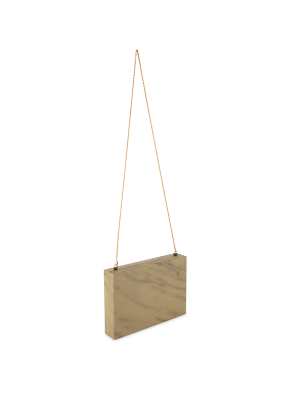 حقيبة يد صغيرة من الخشب